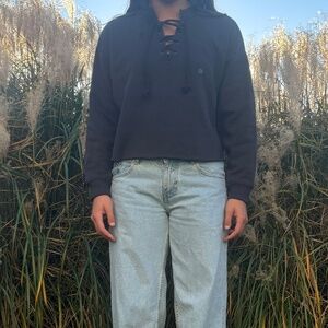 American Eagle V-Neck sweatshirt, color: Black, Size: Small